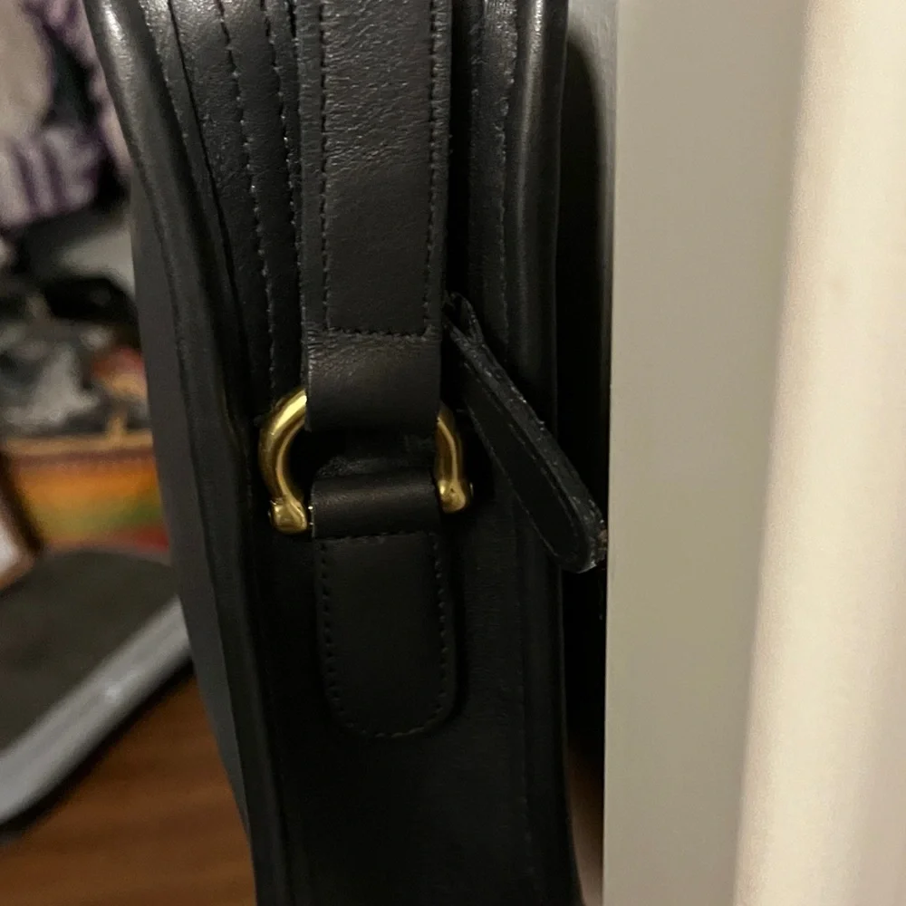 Yummy RARE 9973 Vintage Coach Black Leather Unisex Messenger Crossbody. Thanks 🫶